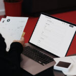 Jak wybrać najlepsze oprogramowanie do faktur dla swojej firmy?