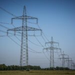 Urządzenia przesyłowe na działce – prawa właściciela nieruchomości silberfuchs-power-lines-804880_1280_wp-1